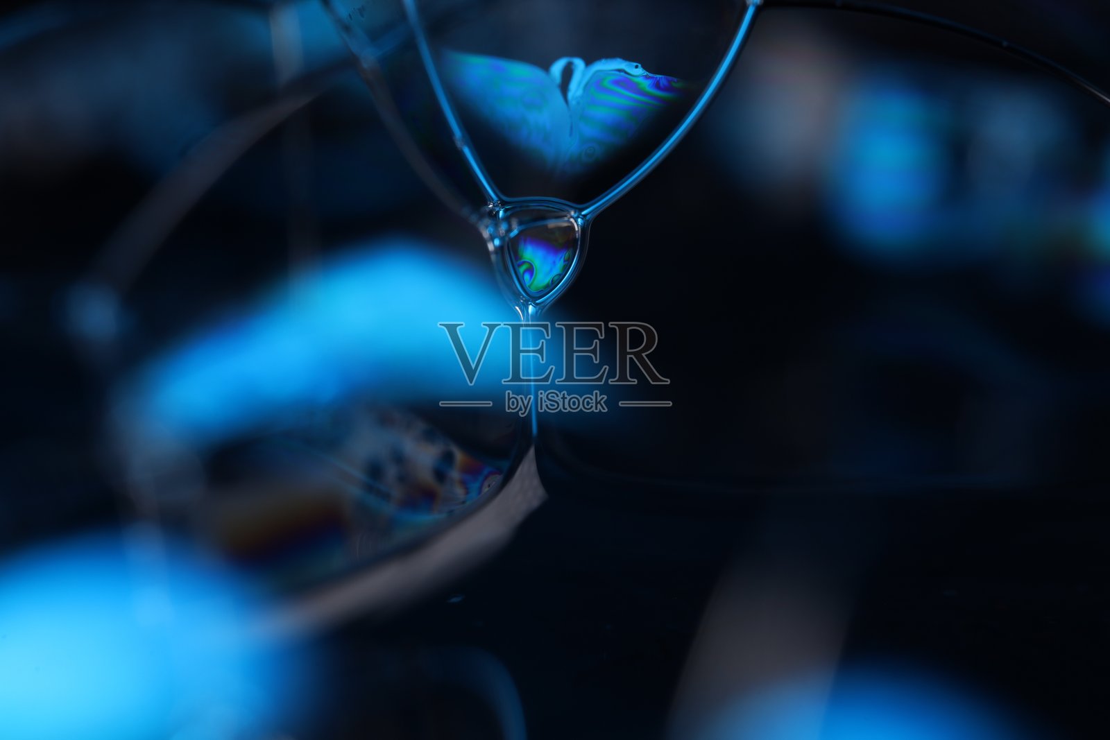 显微镜下液体的惊人物理形态照片摄影图片