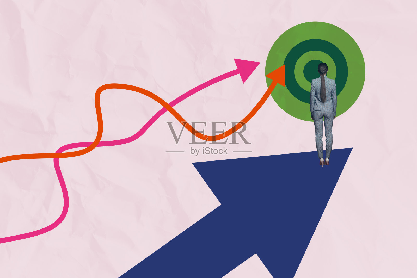 年轻女性背影的3D拼贴艺术海报，象征着领导力、目标、目的、挑战、成功与发展。照片摄影图片