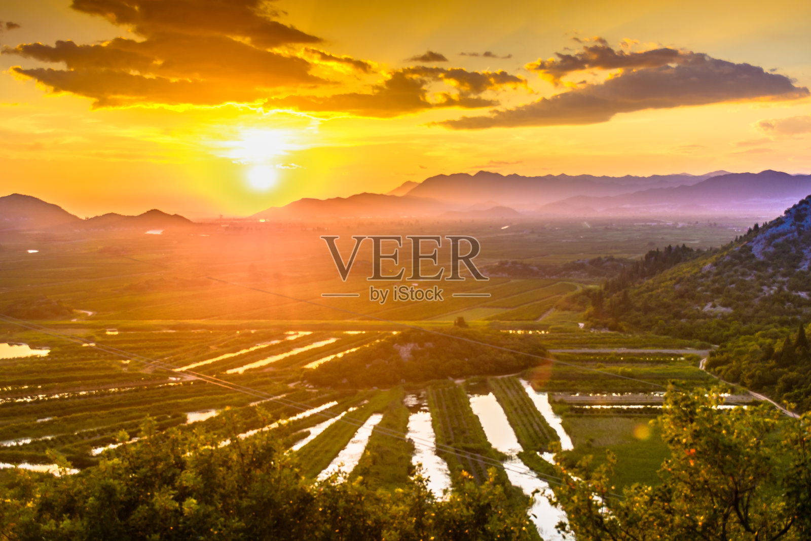 克罗地亚南部的内雷特瓦谷日落照片摄影图片