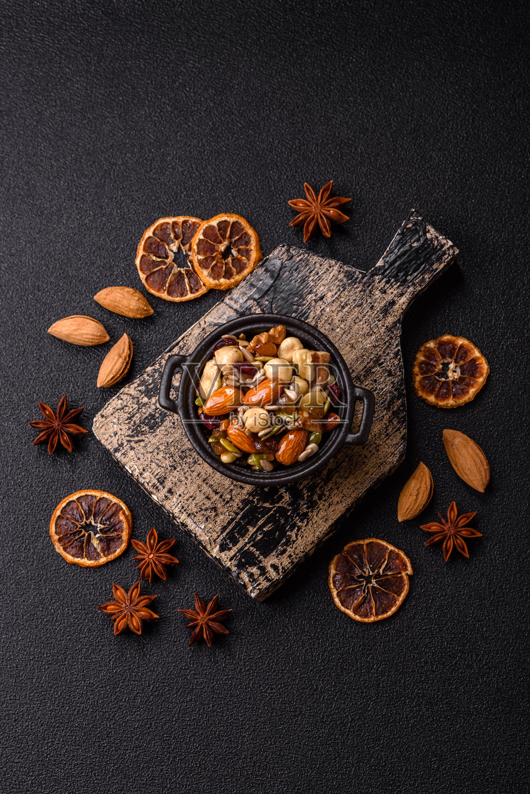 蜜饯腰果、核桃、榛子、松子和干果照片摄影图片