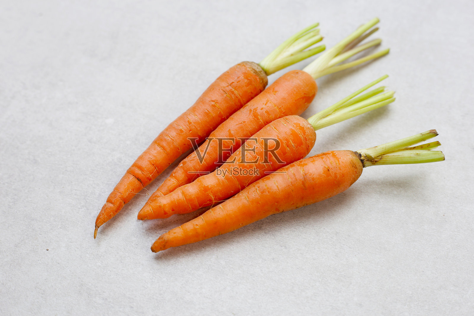 新鲜的胡萝卜，成熟的胡萝卜照片摄影图片