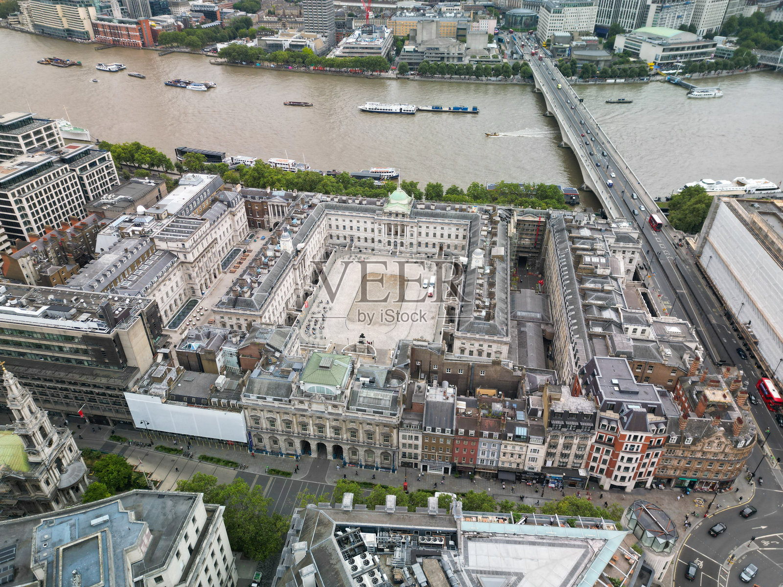 伦敦英国的斯特兰德地下通道鸟瞰图照片摄影图片