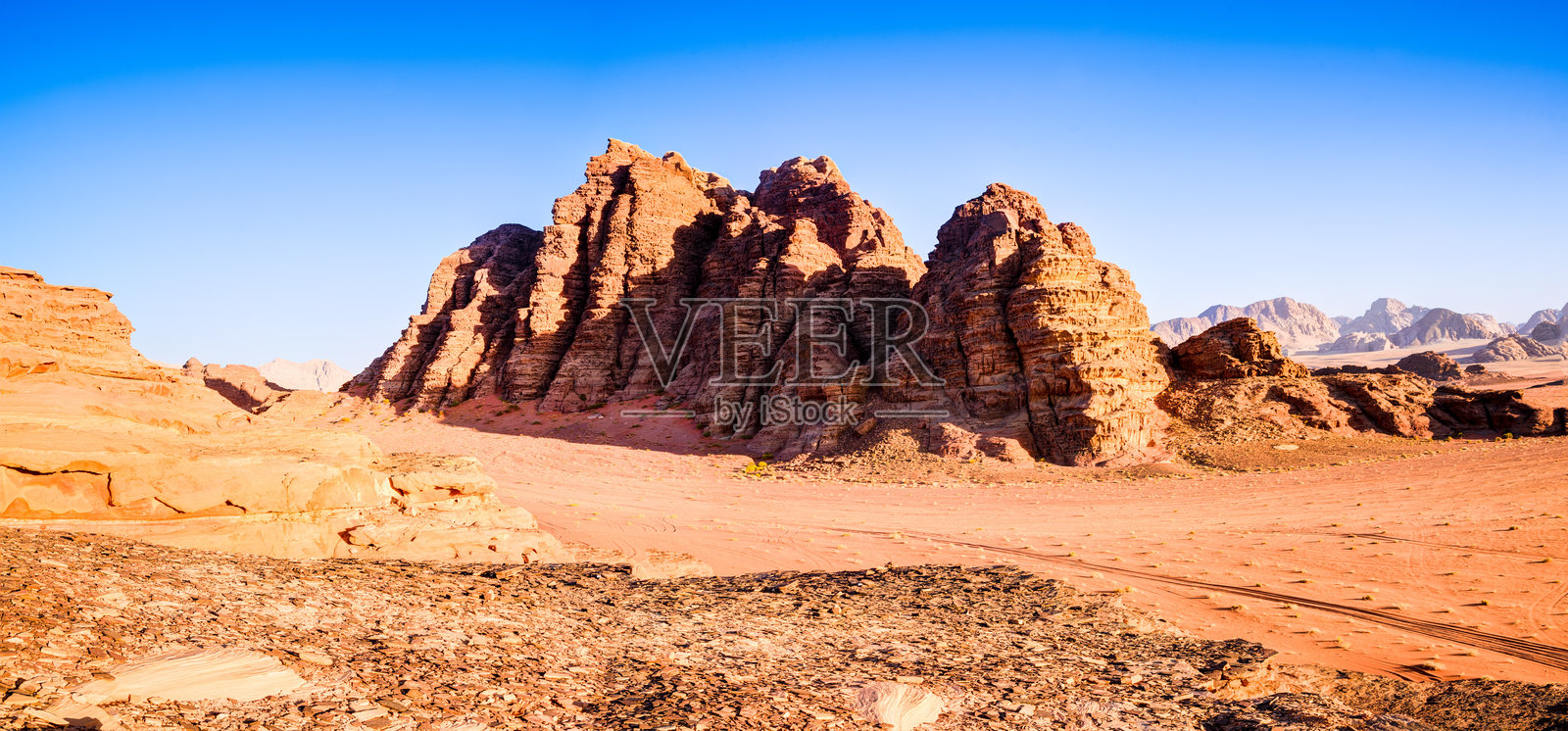 约旦瓦迪拉姆的全景视图照片摄影图片