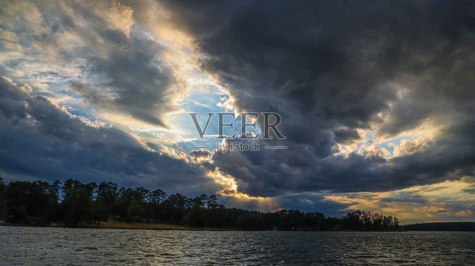 云的重聚照片摄影图片