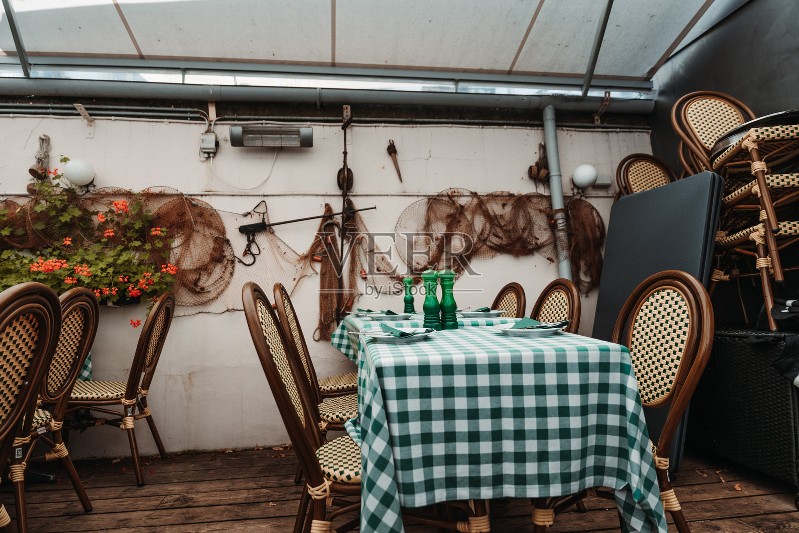 运河旁的丹麦咖啡馆照片摄影图片