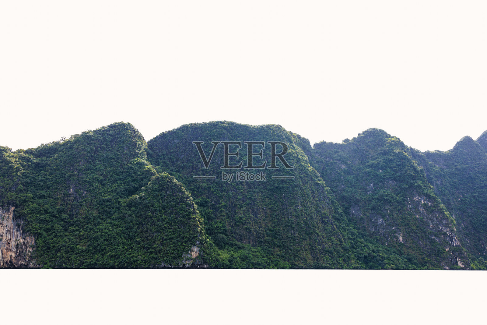 绿色山脉孤立在白色背景上照片摄影图片