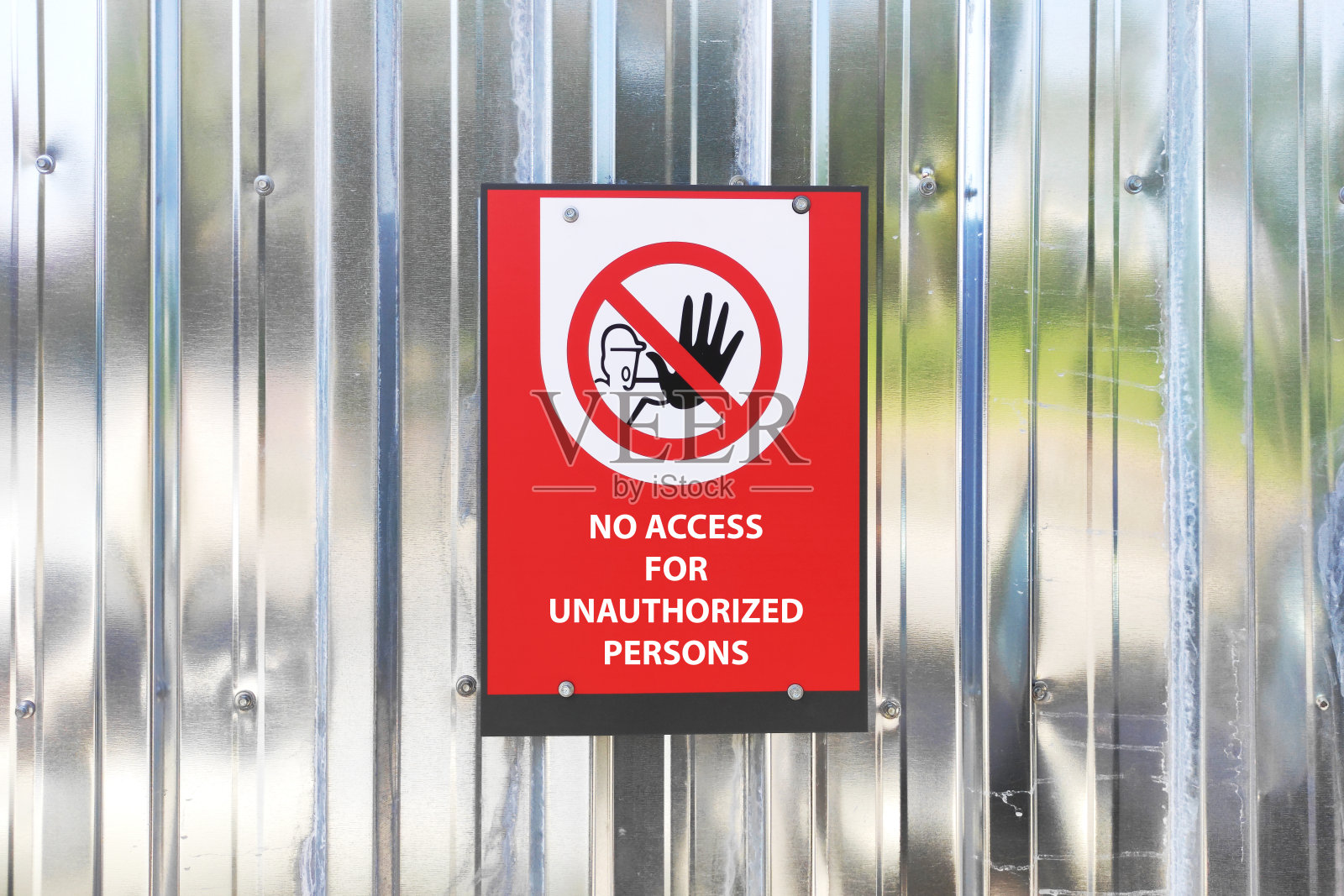 禁止未经授权人员进入。警告标志表示限制区域。照片摄影图片