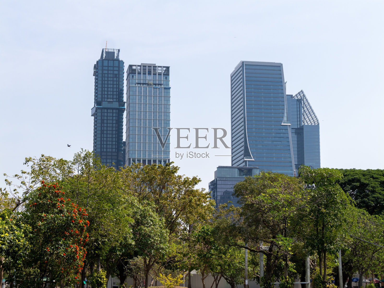 曼谷摩天大楼开发城市景观城市生活白天现代建筑照片摄影图片