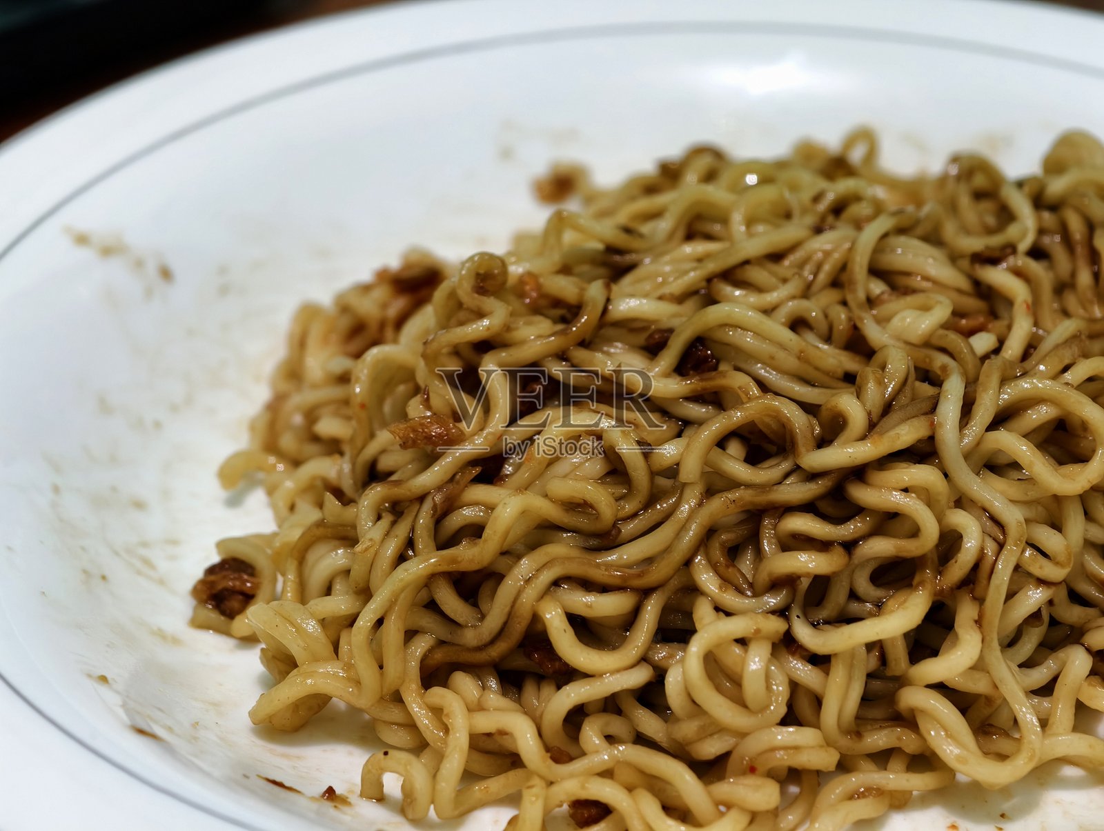 美味可口的炸印尼面条菜肴照片摄影图片