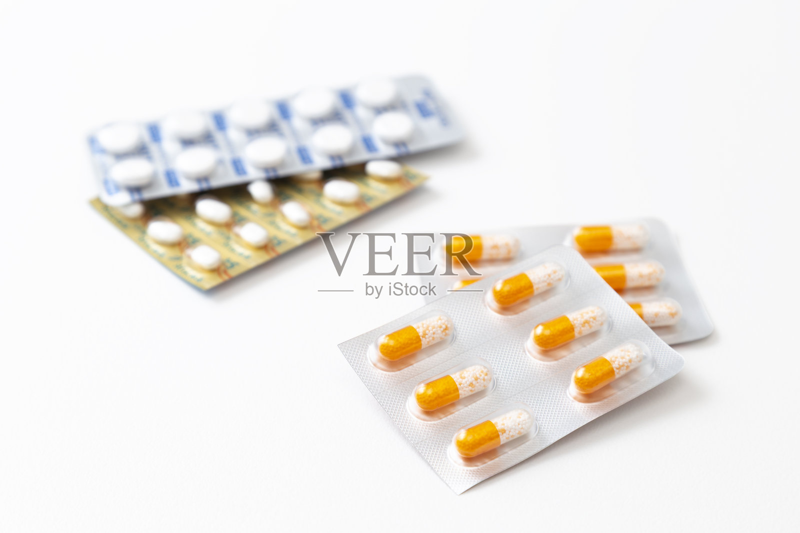 白色背景上的处方药。照片摄影图片