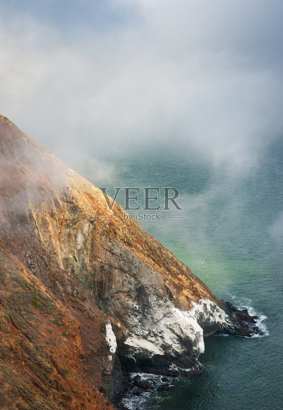 金门国家休闲区雾霭晨曦中的海洋俯瞰照片摄影图片