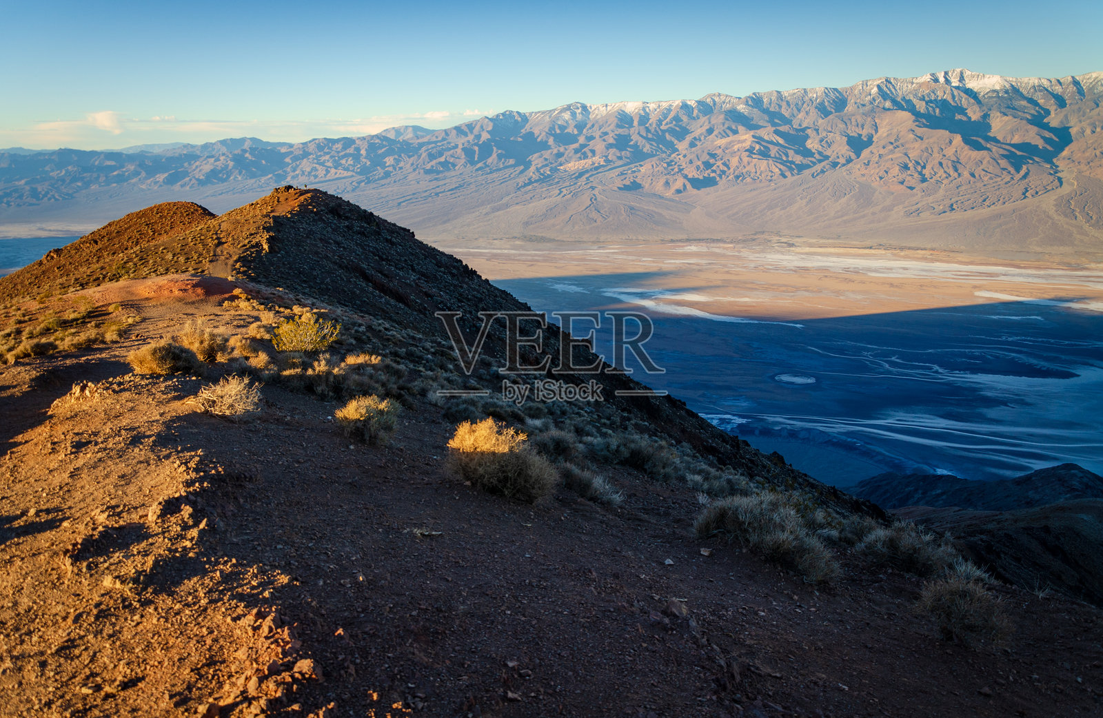 死亡谷国家公园的山脉照片摄影图片