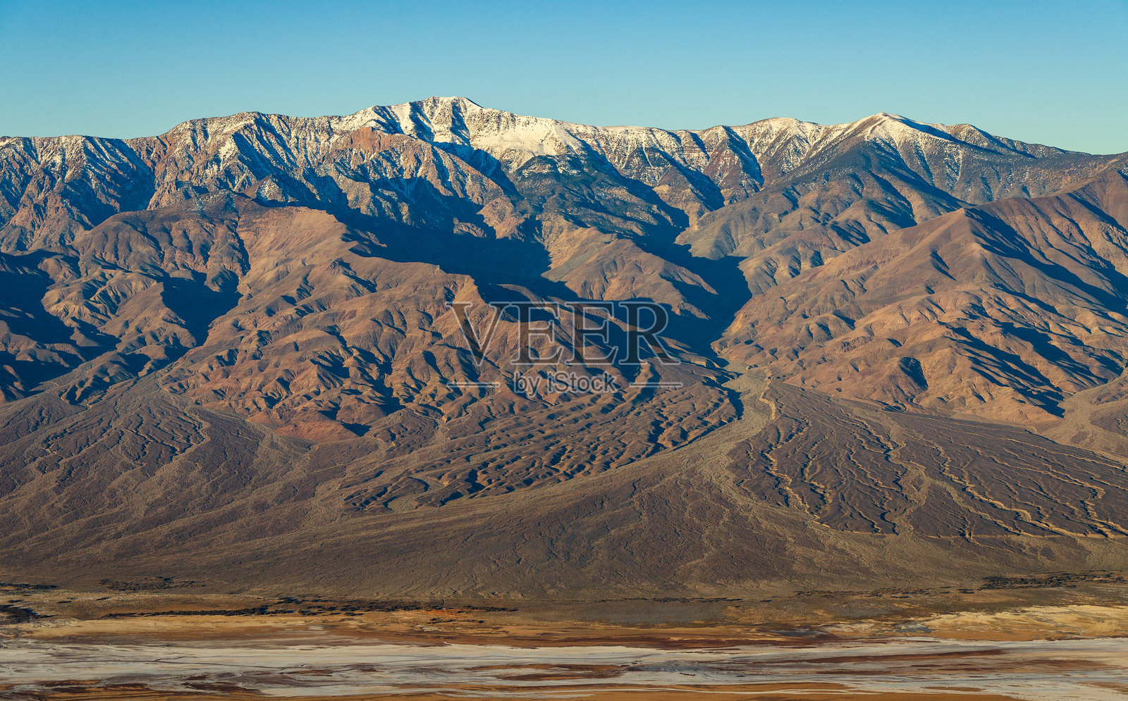 死亡谷国家公园的山脉照片摄影图片