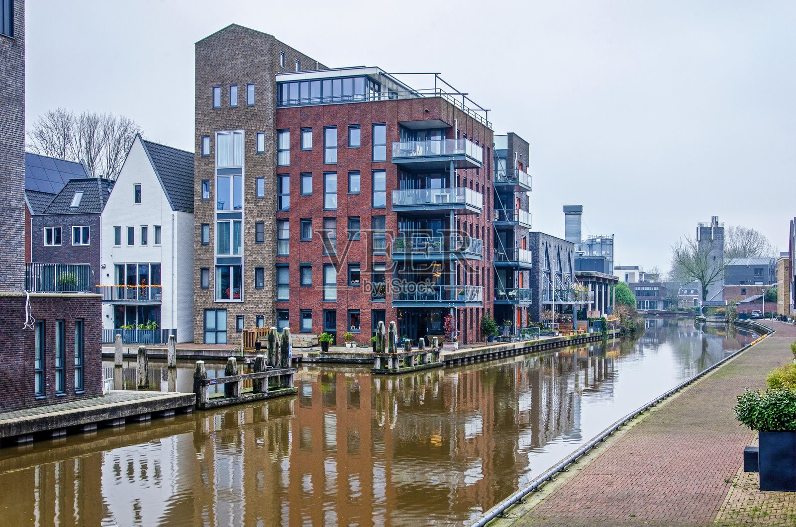新的河滨住宅开发项目照片摄影图片