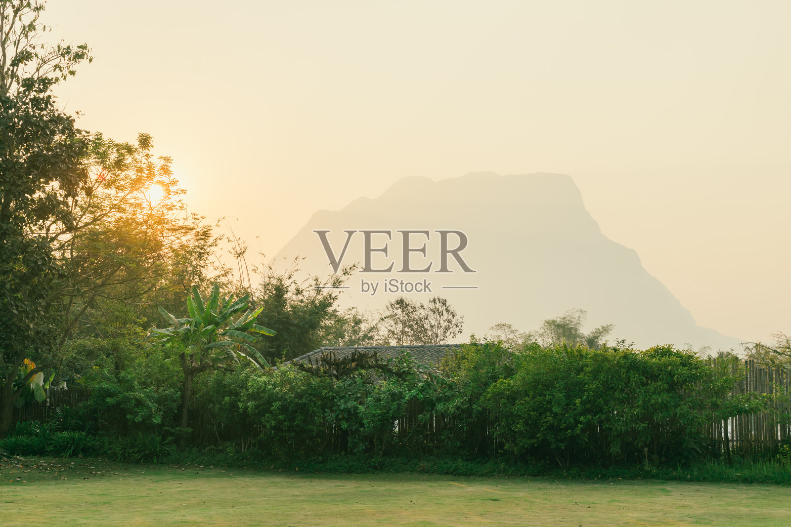 清迈的Chiang Dao山，泰国照片摄影图片