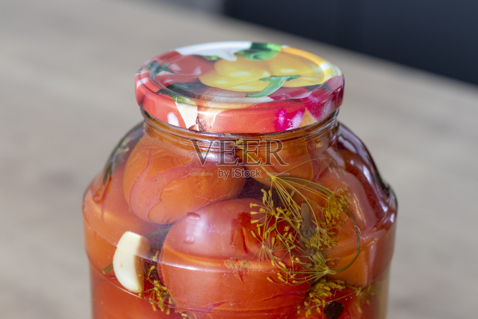 各种腌菜和果酱的罐子。食品照片摄影图片