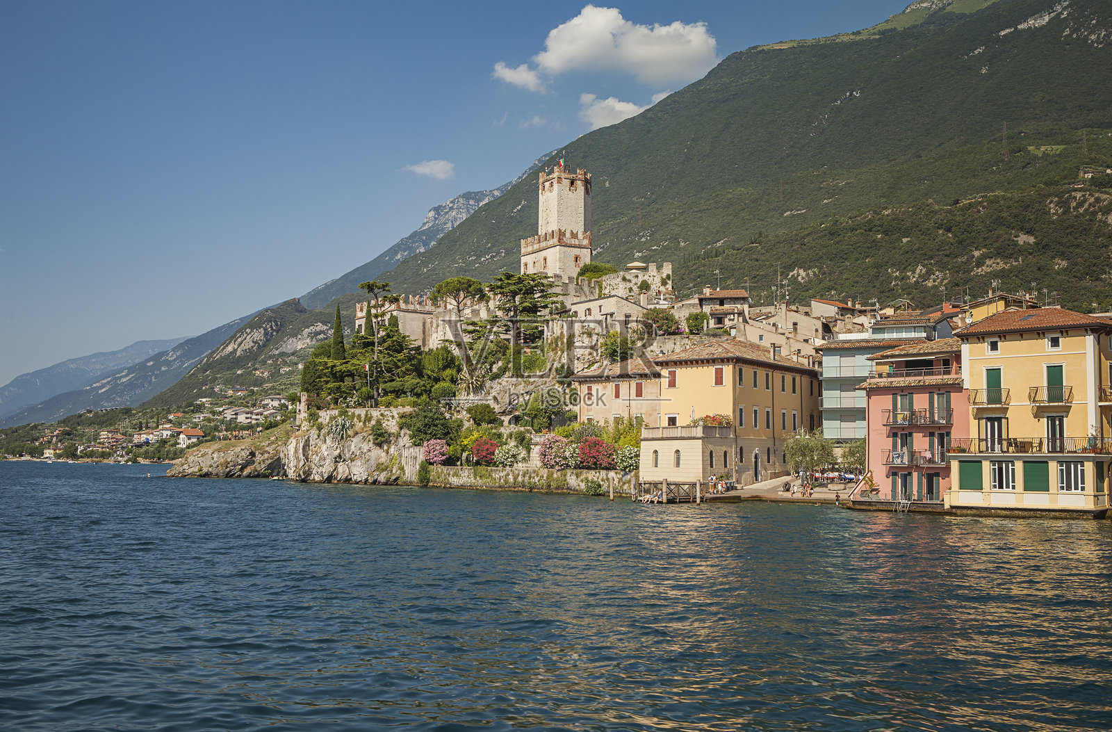 马尔切西内是意大利威尼托大区维罗纳省加尔达湖东岸的一个市镇。照片摄影图片