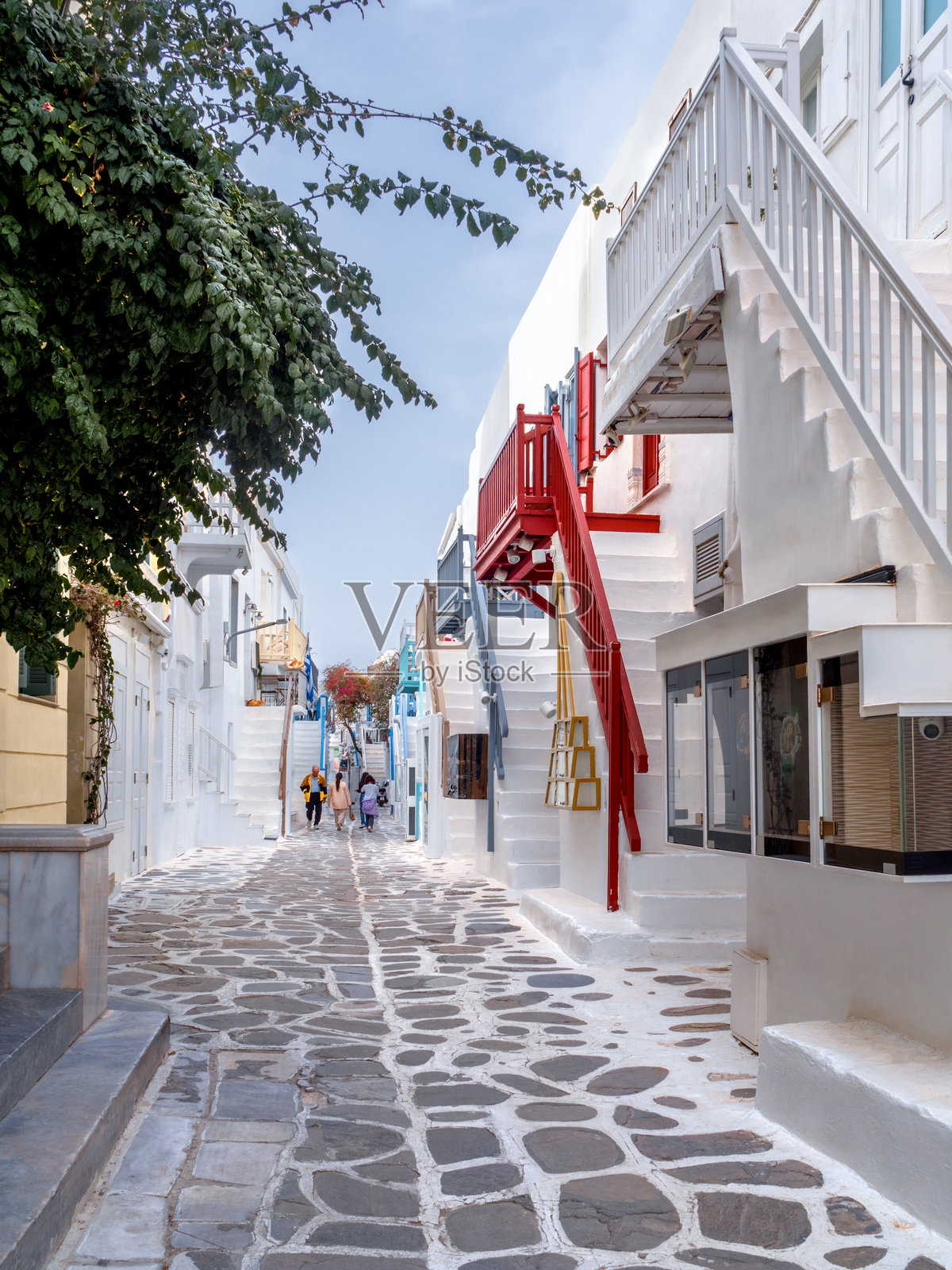 希腊米科诺斯岛狭窄的传统街道照片摄影图片