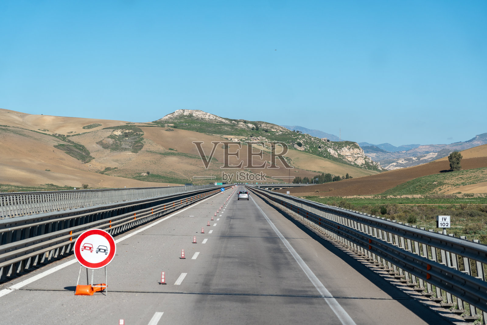 通往巴勒莫的意大利南部风景公路照片摄影图片