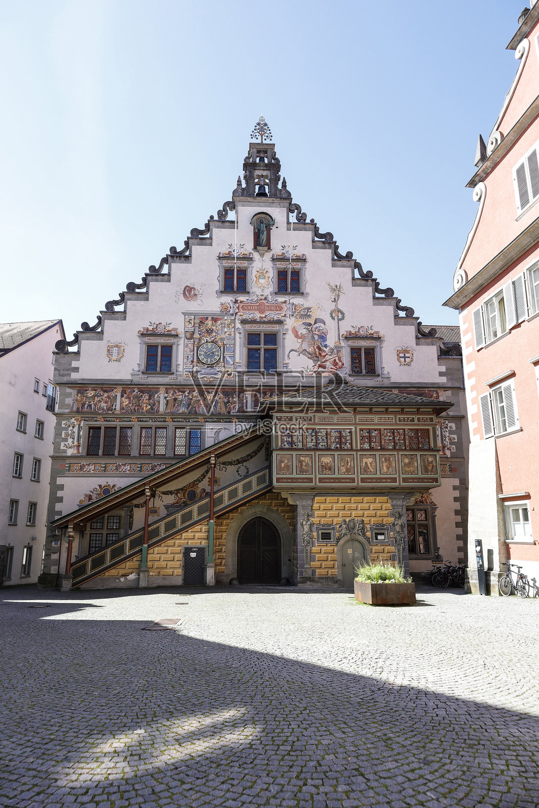 德国巴伐利亚州博登湖上的林道老市政厅照片摄影图片