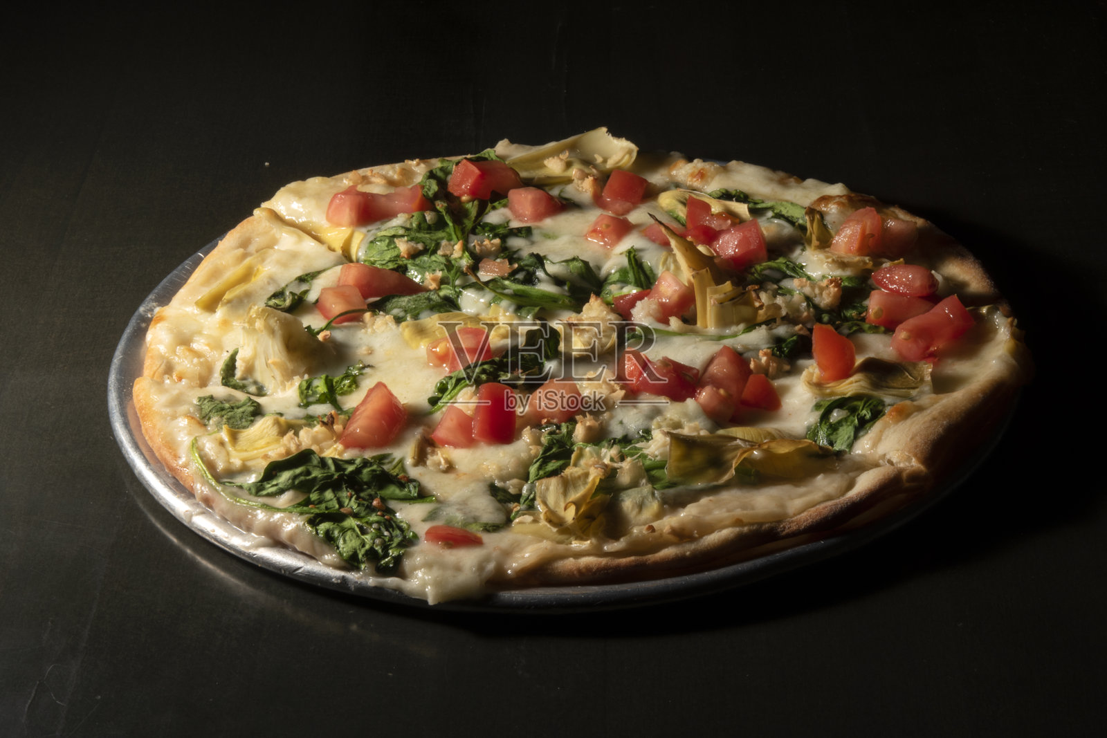 大蒜鸡肉披萨，孤立展示照片摄影图片