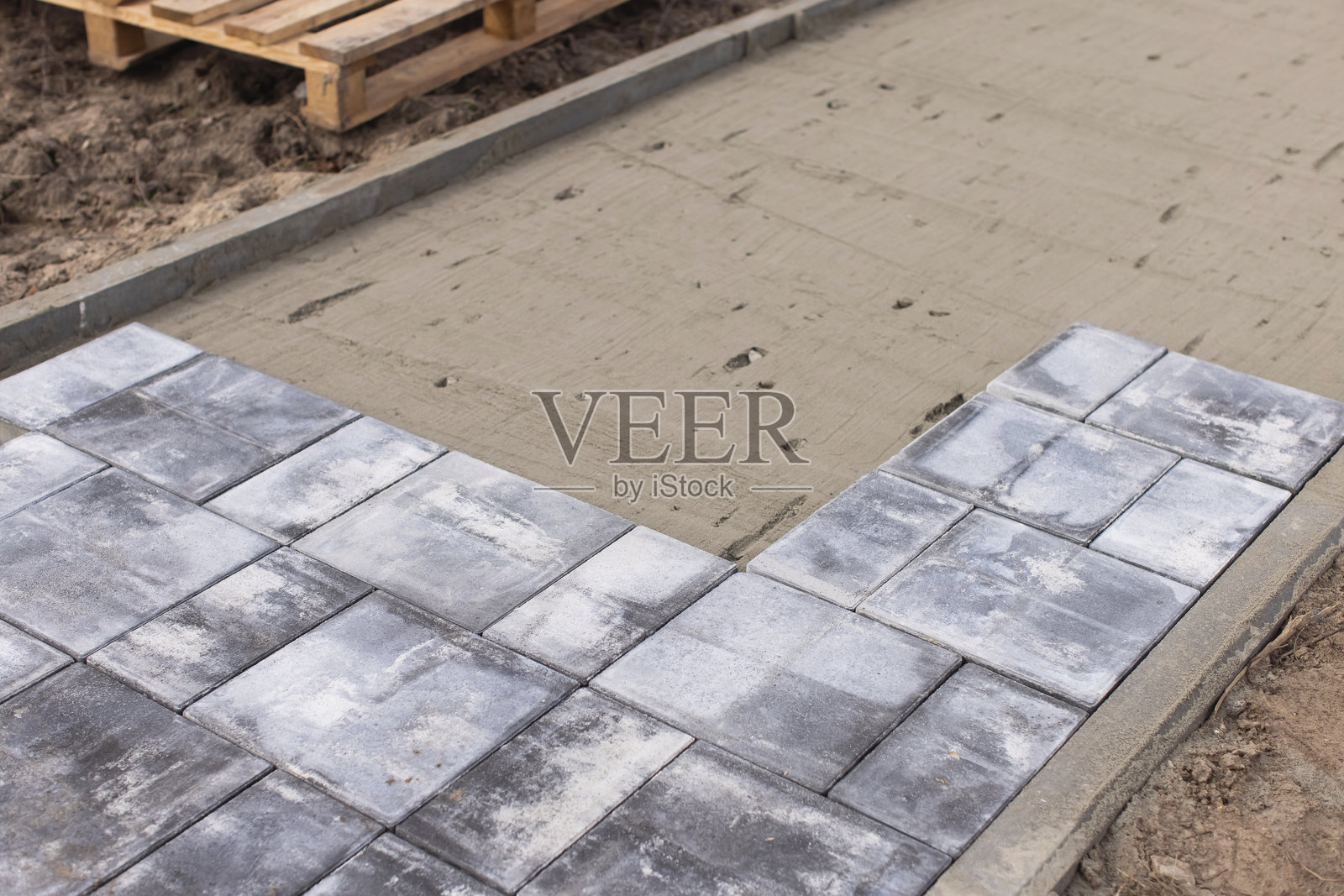 人行道。铺设瓷砖照片摄影图片