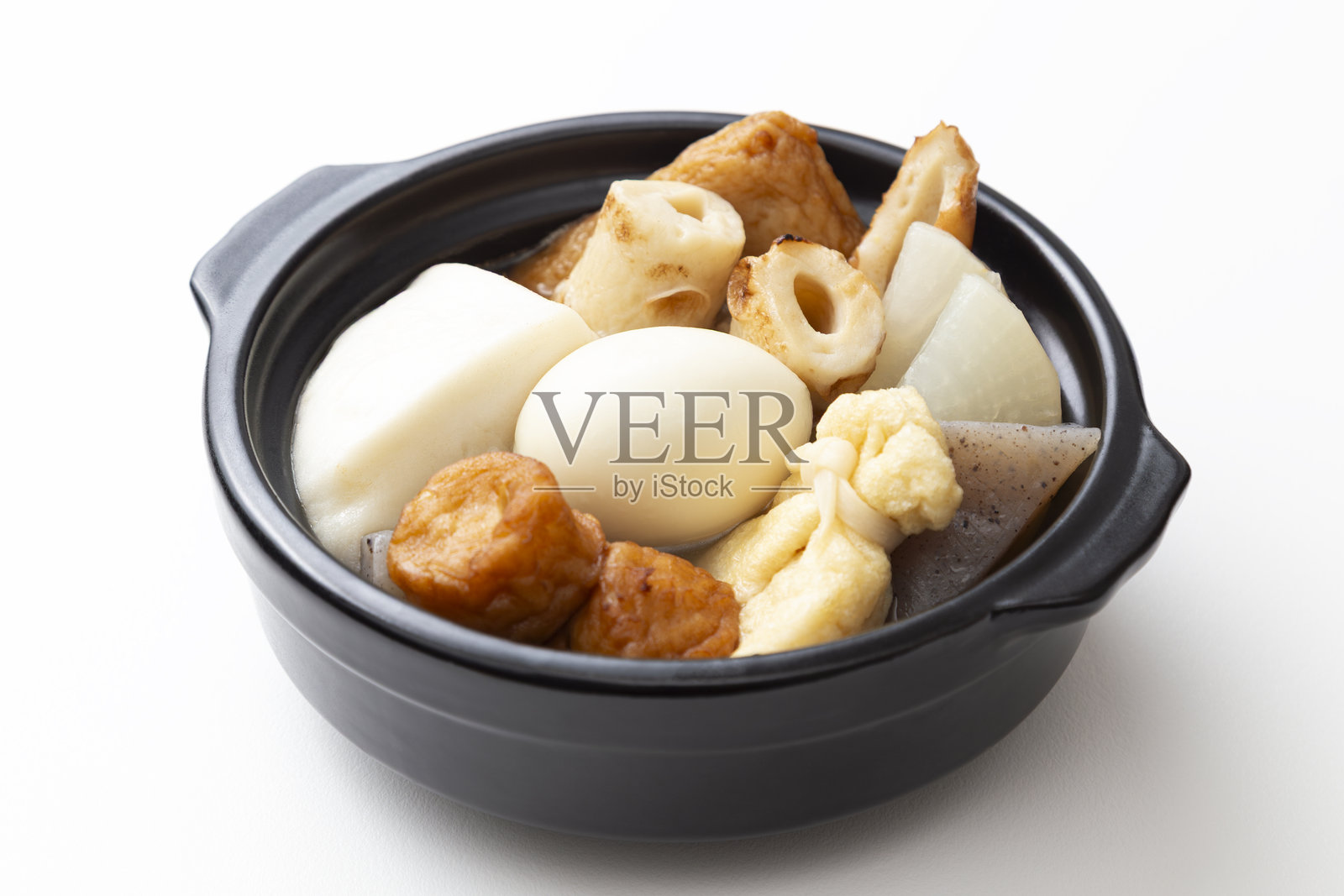 日本家常菜“关东煮”。照片摄影图片