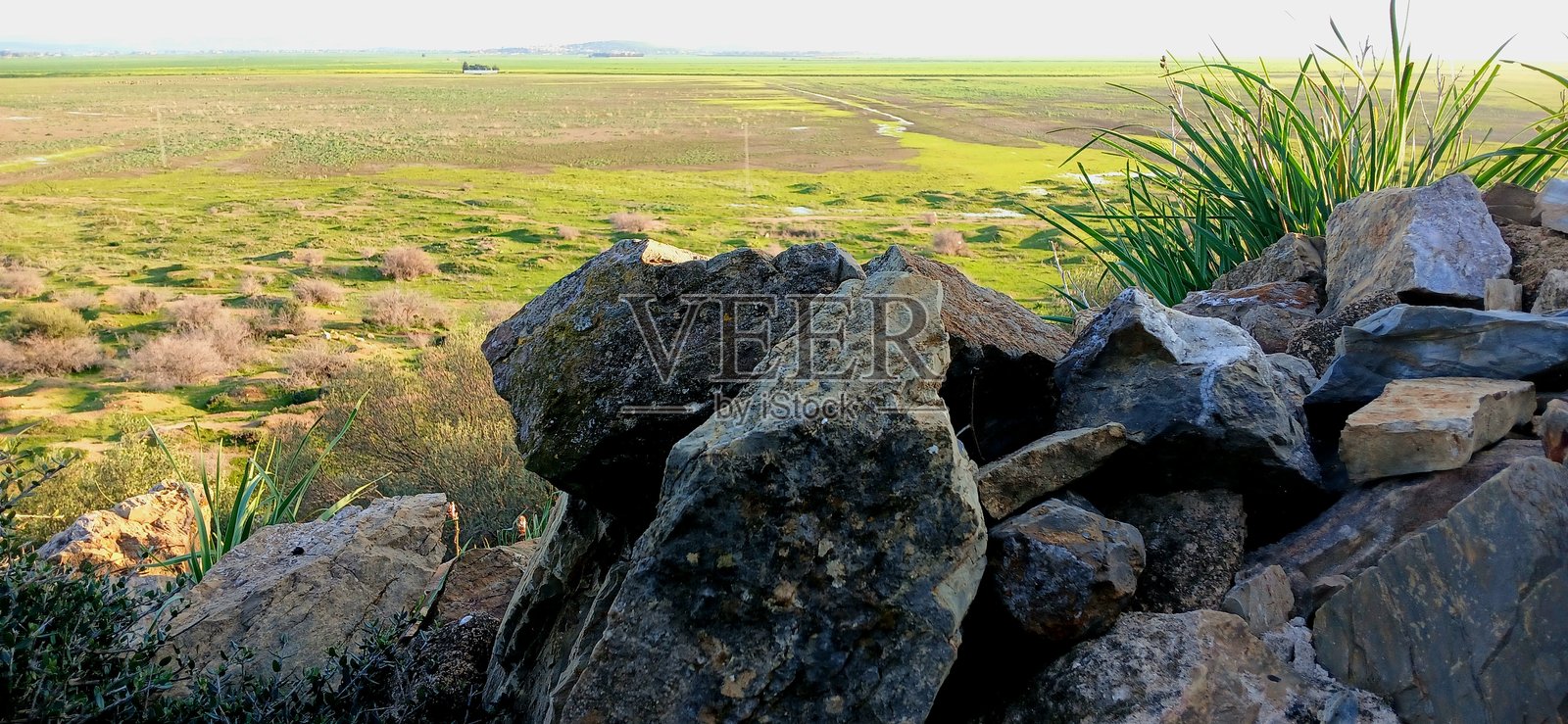 突尼斯北部比泽尔的美丽村庄照片摄影图片