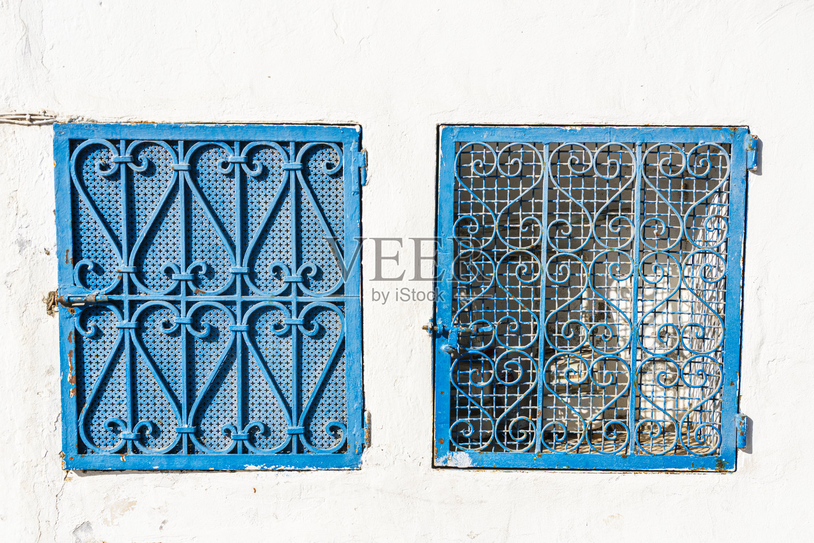 突尼斯锡迪布赛义德镇著名的蓝白建筑照片摄影图片