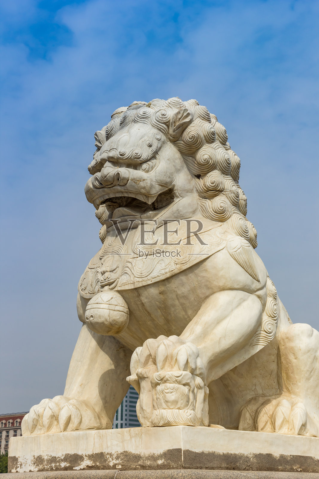 天津石子林桥上的大理石狮子照片摄影图片