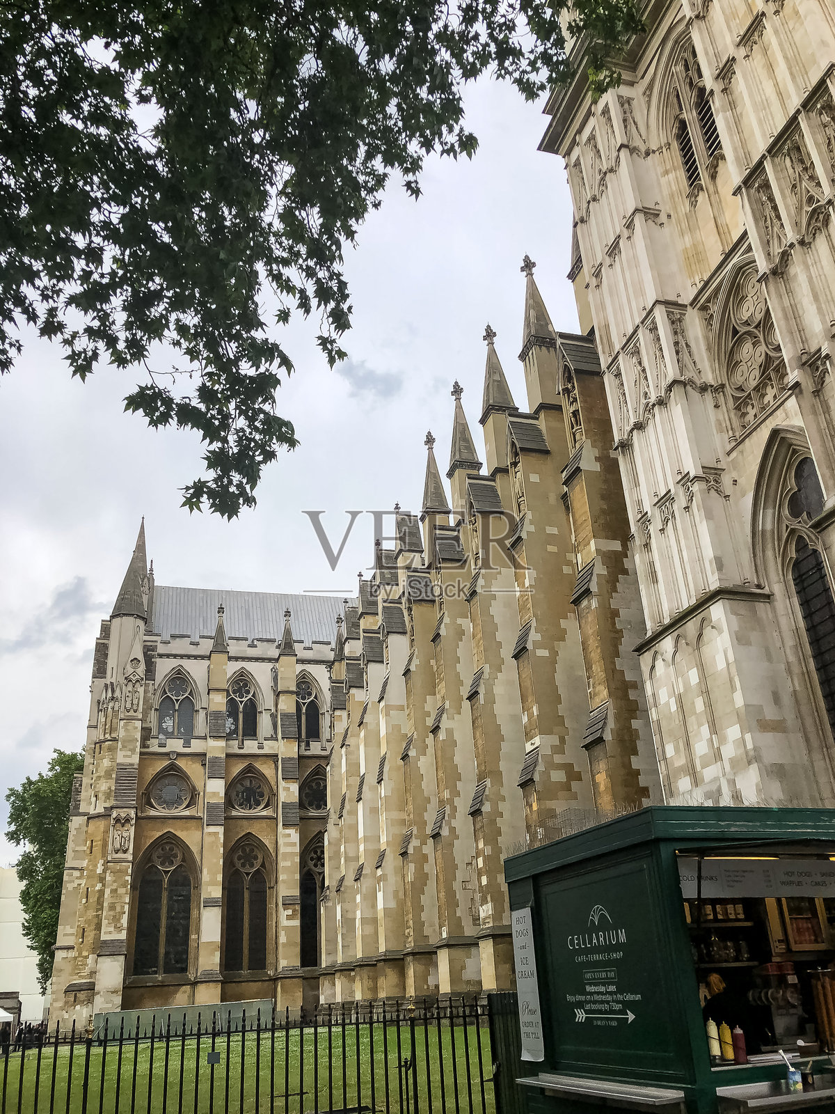 威斯敏斯特教堂是一座位于威斯敏斯特，献给圣彼得的学院教堂。照片摄影图片