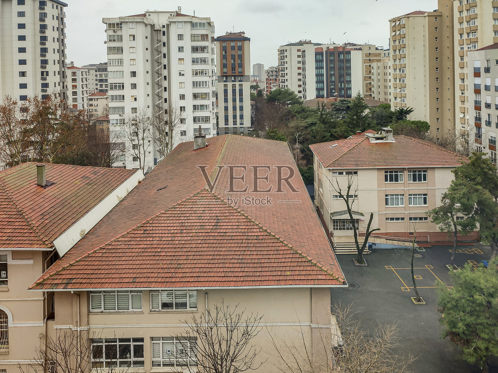 土耳其伊斯坦布尔街道上的历史建筑照片摄影图片