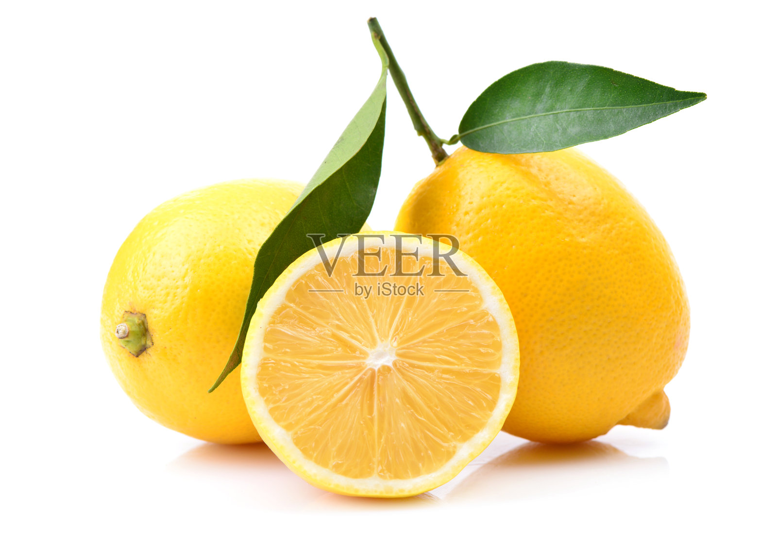 白色背景上的柠檬水果照片摄影图片