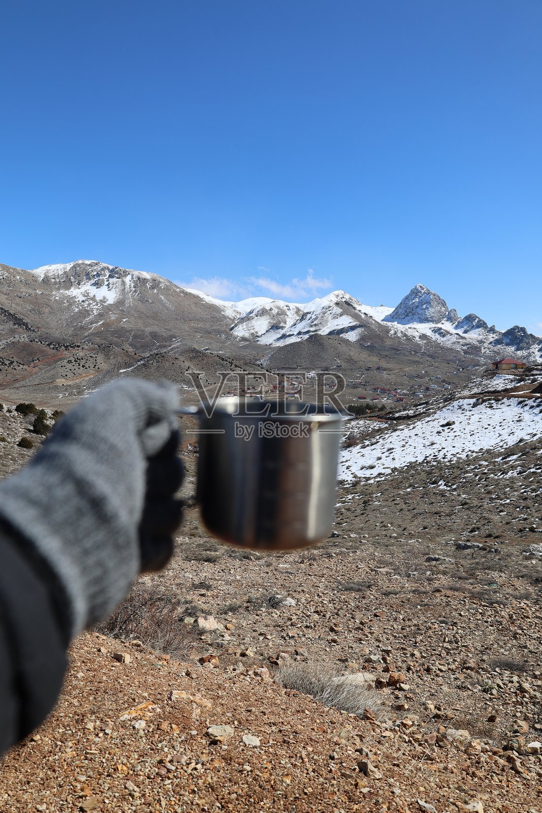 户外的金属杯照片摄影图片