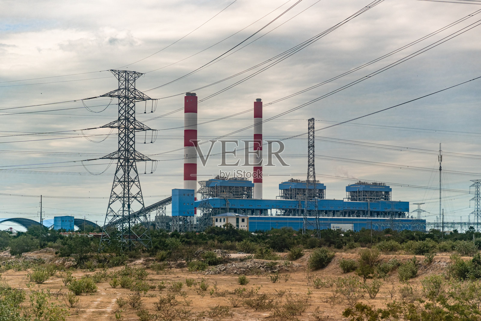 温滕煤炭燃烧电厂照片摄影图片