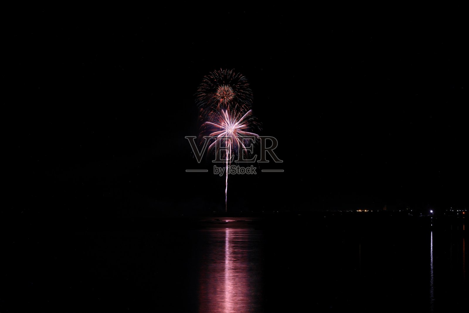 夜空与烟花照片摄影图片