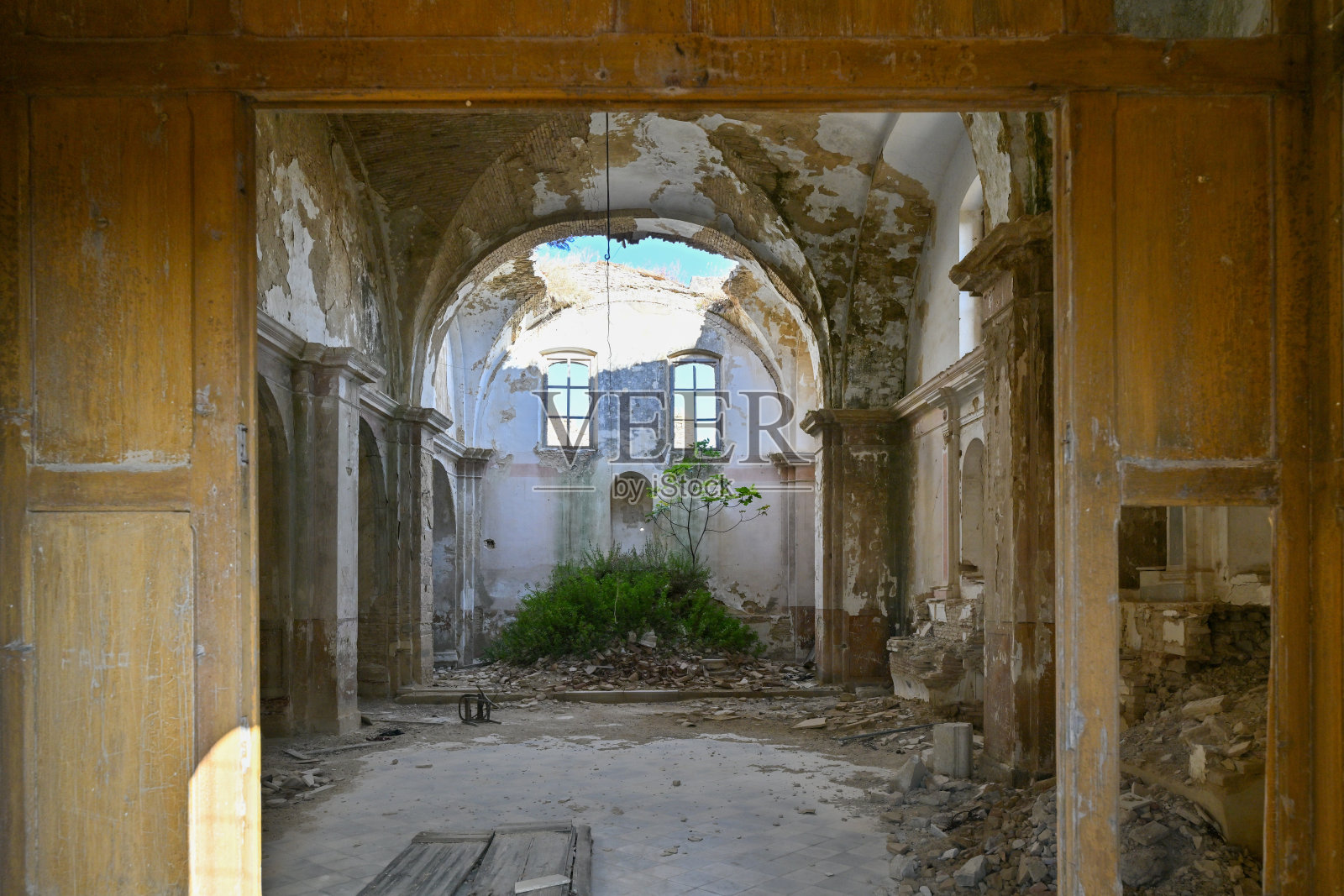 被遗弃的村庄 - 克拉科，意大利照片摄影图片