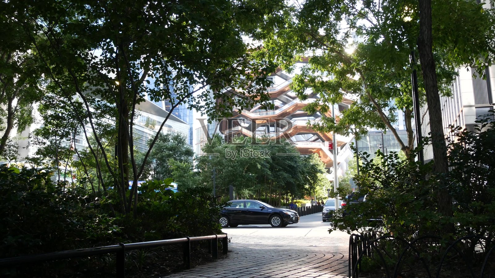 纽约市，哈德逊园区城市建筑，Vessel，曼哈顿中城，美国。玻璃摩天大楼照片摄影图片