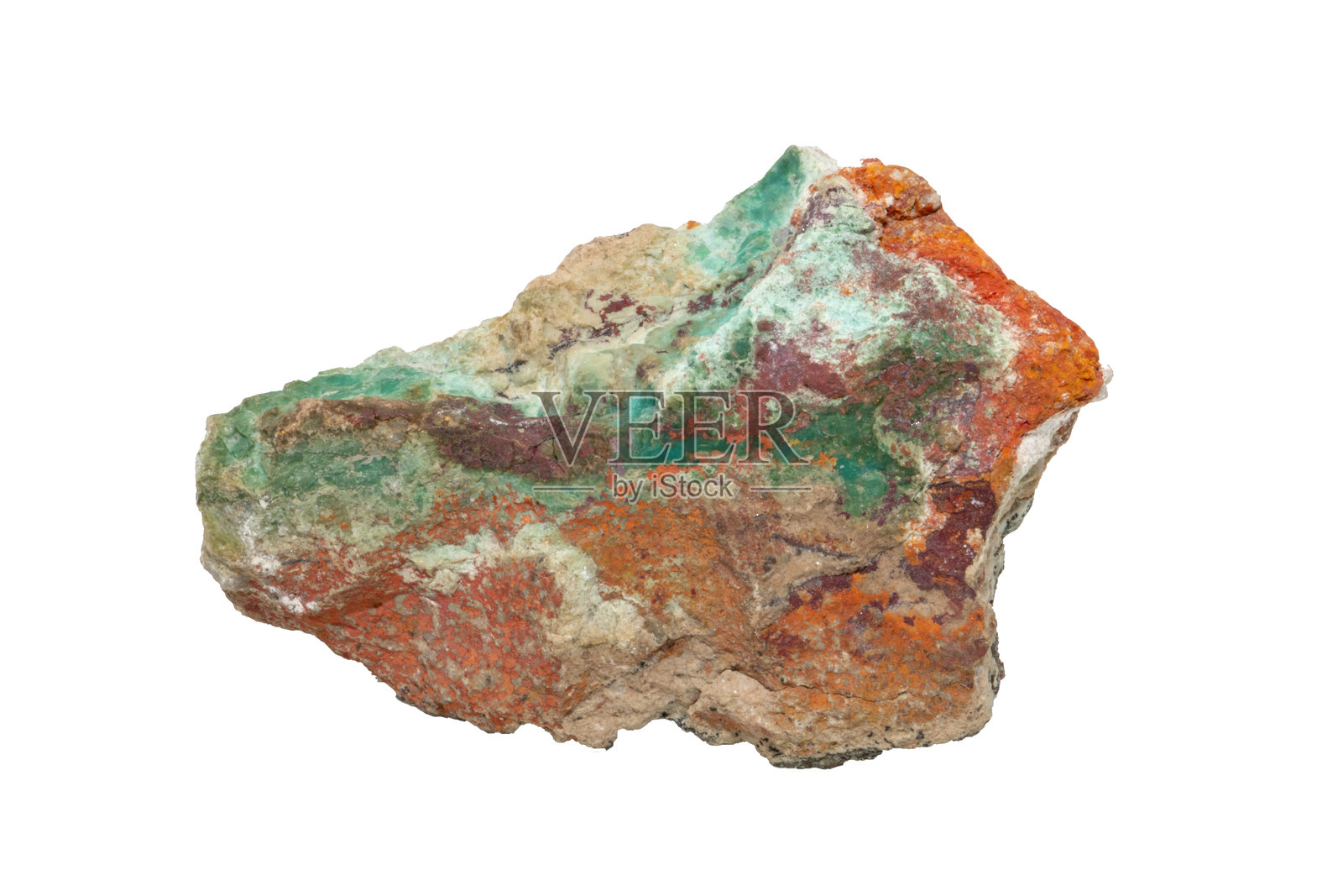 孔雀石矿物的特写，孤立在白色背景上照片摄影图片