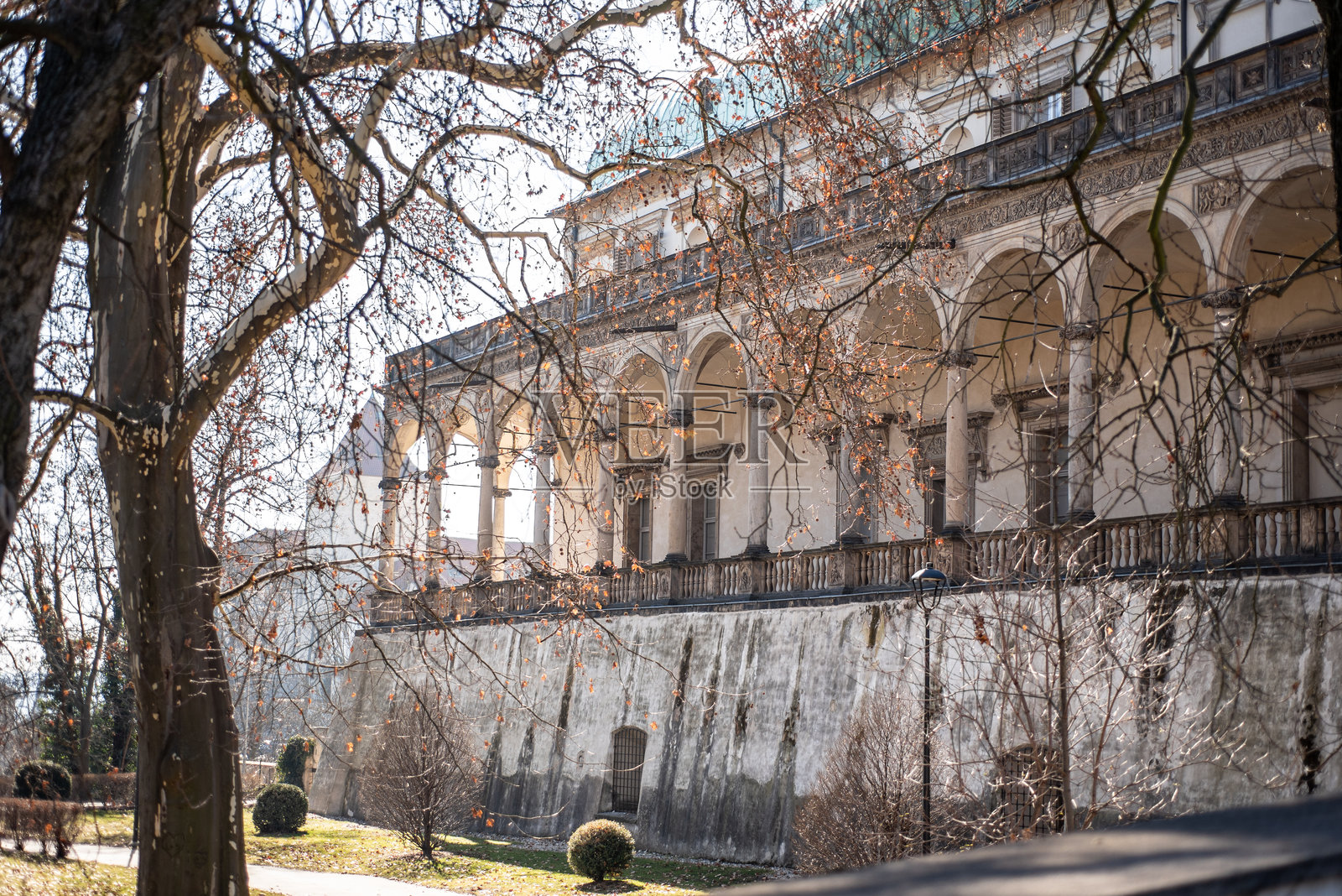 捷克共和国布拉格城堡皇家花园中的安妮女王夏宫照片摄影图片