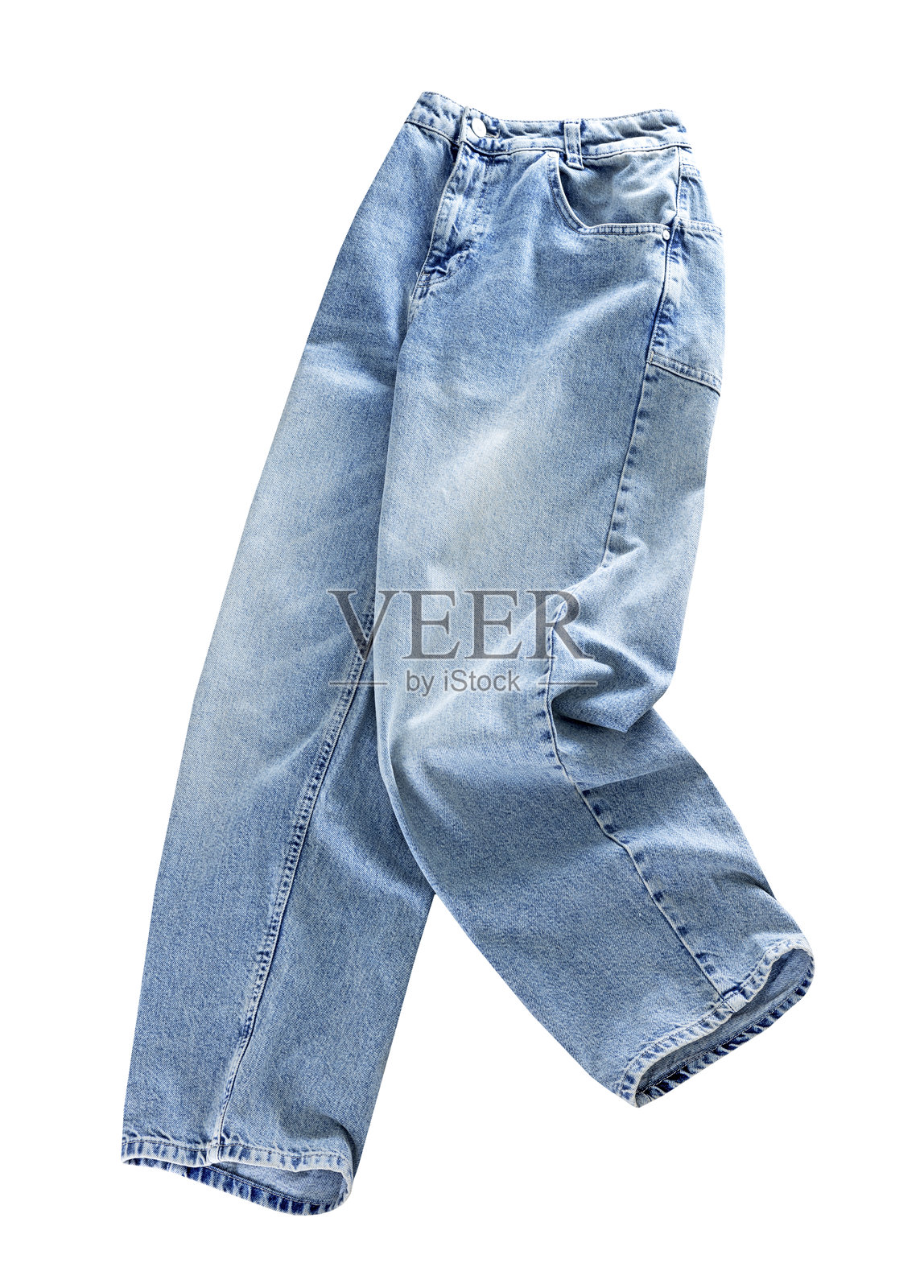 时尚的浅蓝色牛仔裤，独立于白色背景，流行的宽腿宽松设计，物体，无人。牛仔裤剪影。照片摄影图片