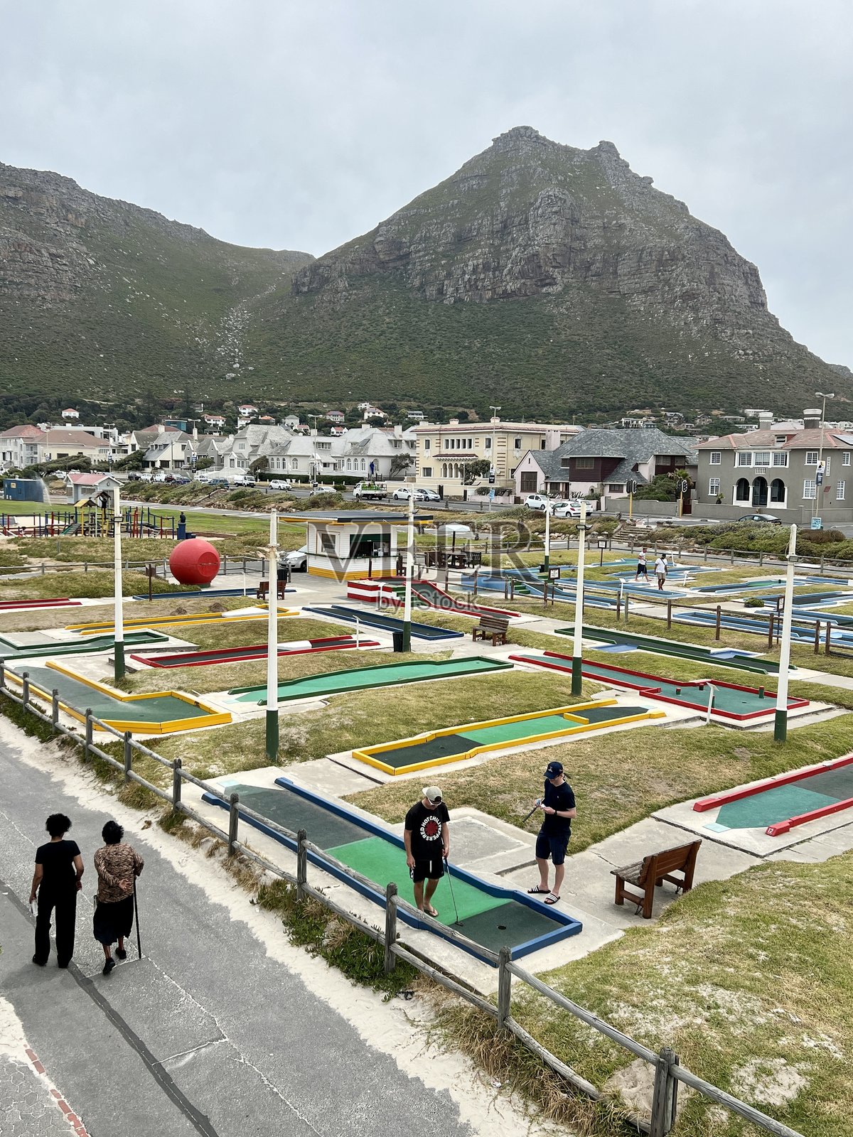 南非穆伊森堡海滩的迷你高尔夫球场照片摄影图片