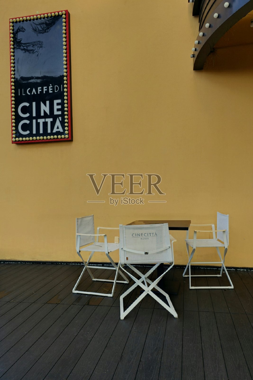 罗马奇尼切塔影城的标志性导演咖啡馆照片摄影图片