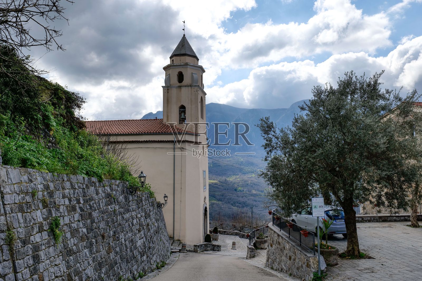 意大利坎帕尼亚的罗卡格洛里奥萨村。照片摄影图片