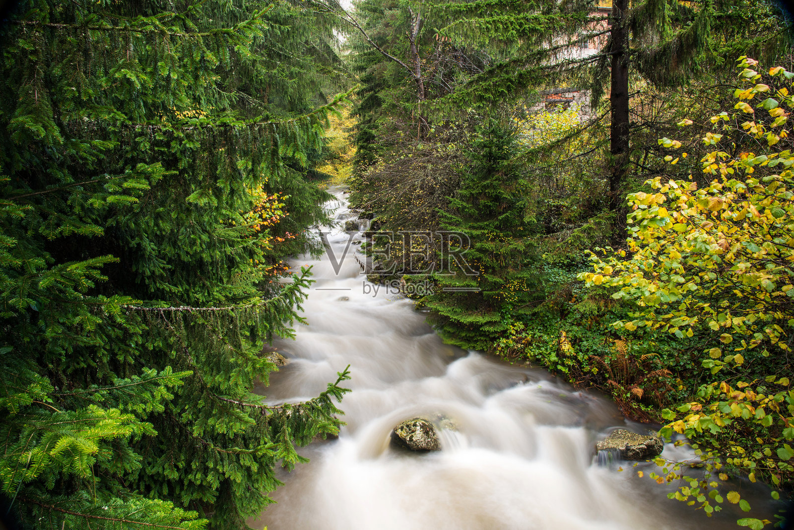 瀑布峡谷，罗多佩山脉，保加利亚，欧洲。长时间曝光。照片摄影图片