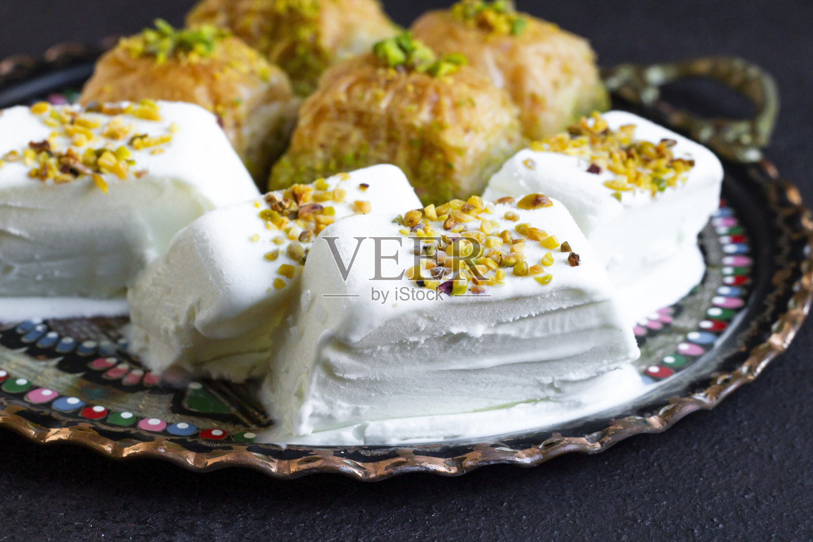 土耳其马拉斯切冰淇淋和巴克拉瓦照片摄影图片