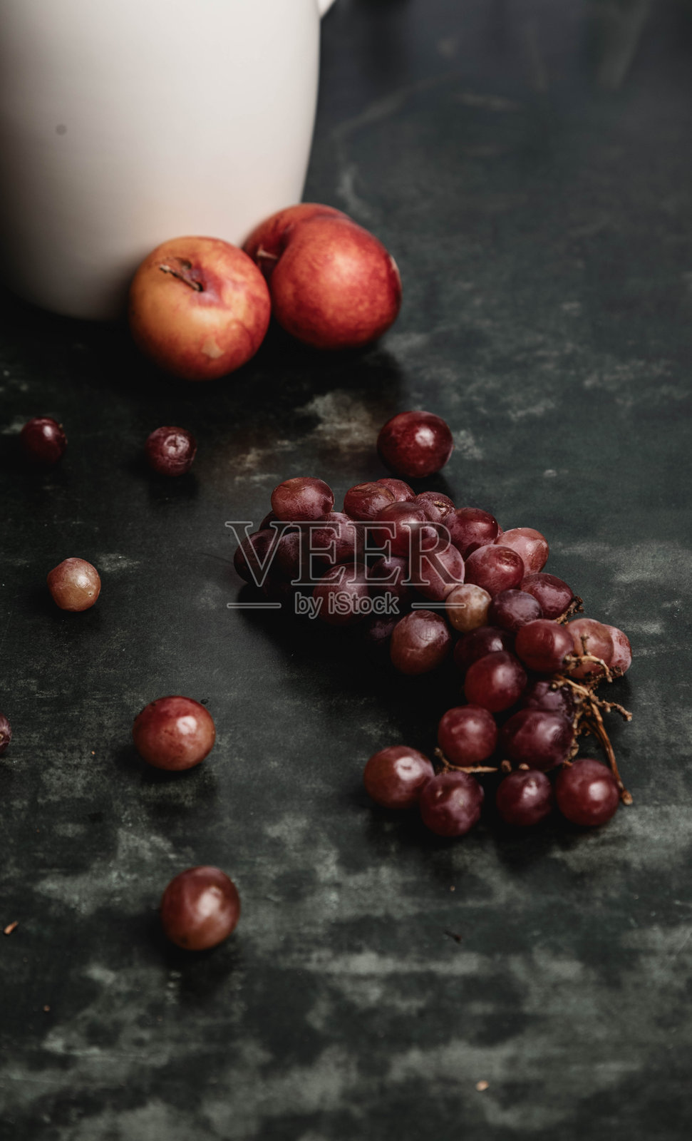 葡萄和李子照片摄影图片