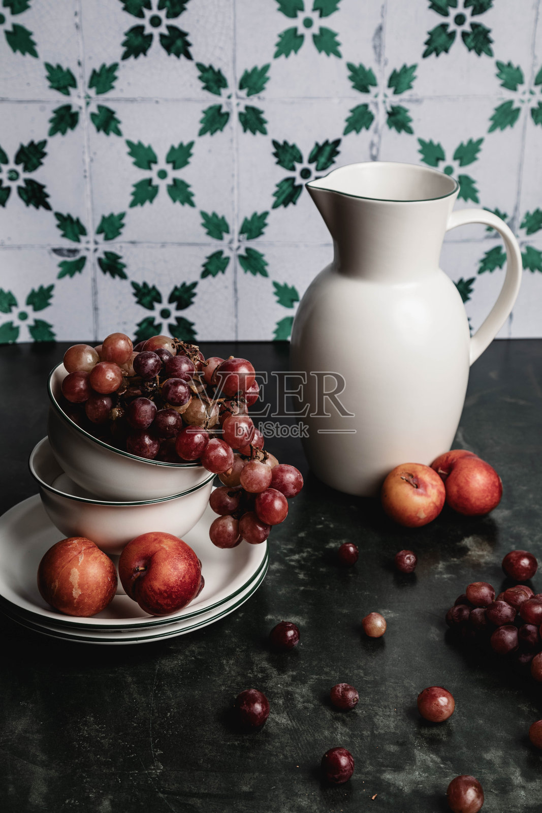 葡萄和李子照片摄影图片