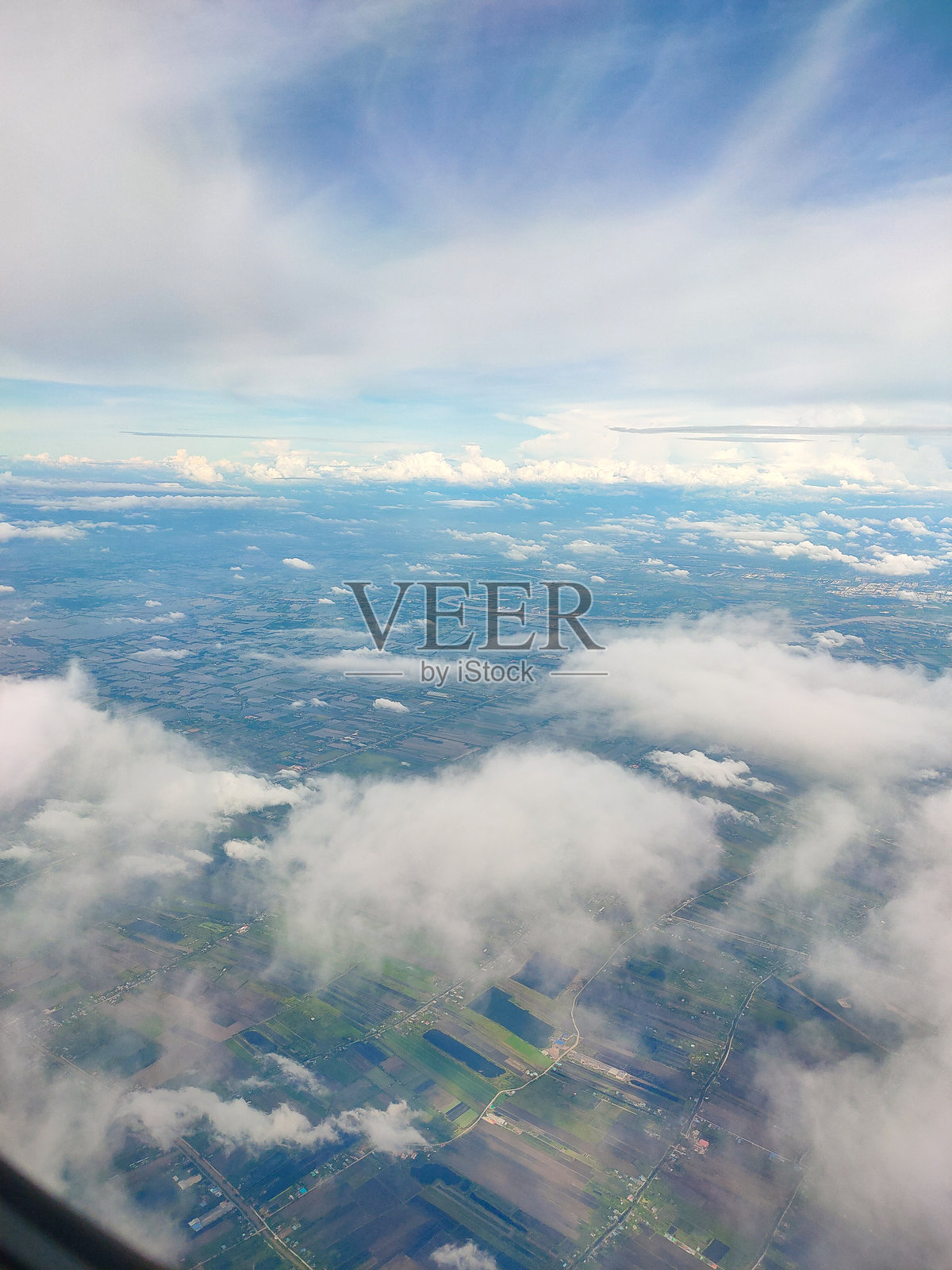 从飞机窗户看到的天空照片摄影图片