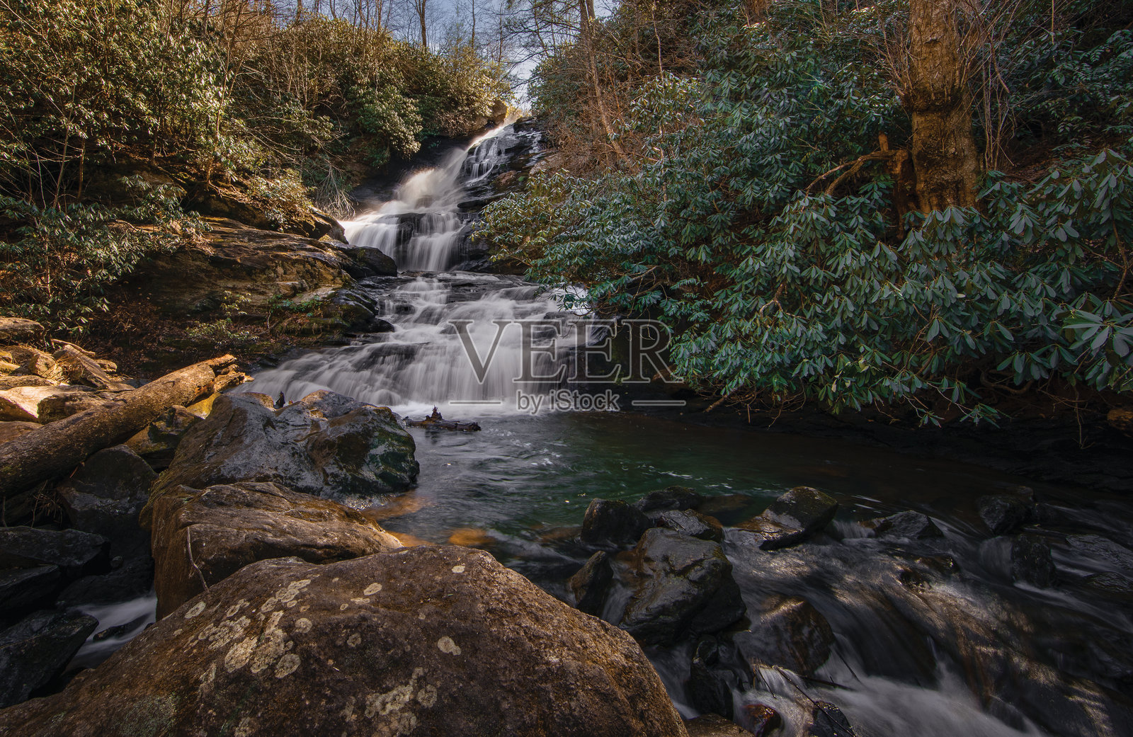 泥溪瀑布照片摄影图片